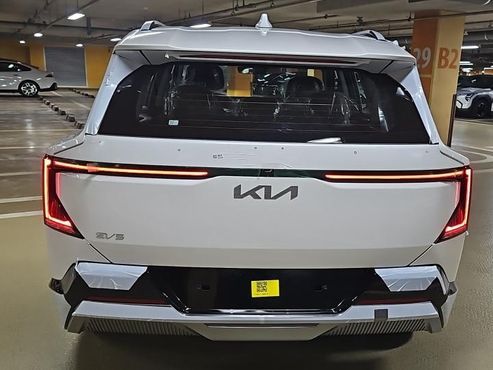 Kia EV5 Long Range 2WD Earth — пробег 6 км — фото 4 из 5