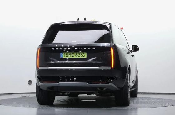 Land Rover Range Rover P550E AB — пробег 10 000 км — фото 4 из 5