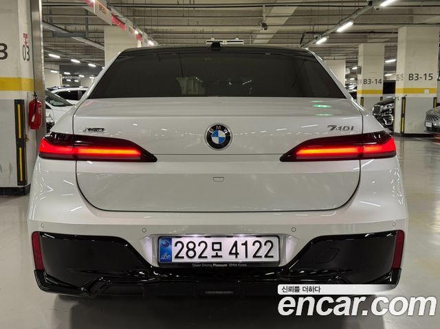 BMW 7-Series 740i xDrive M Sport — пробег 7 000 км — фото 5 из 5