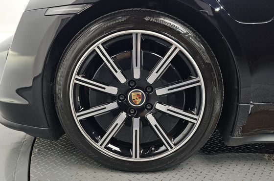 Porsche Taycan 4S — пробег 55 713 км — фото 5 из 5