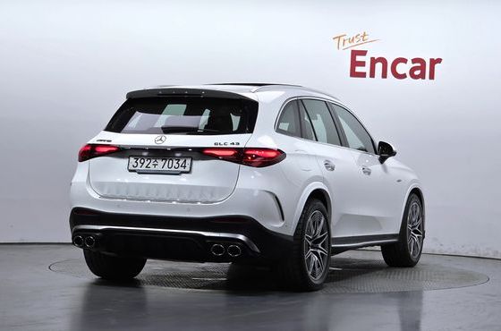 Mercedes-Benz GLC-Class AMG GLC43 4MATIC — пробег 4 942 км — фото 2 из 5