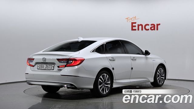 Honda Accord 2.0 Hybrid Touring — пробег 60 415 км — фото 2 из 5
