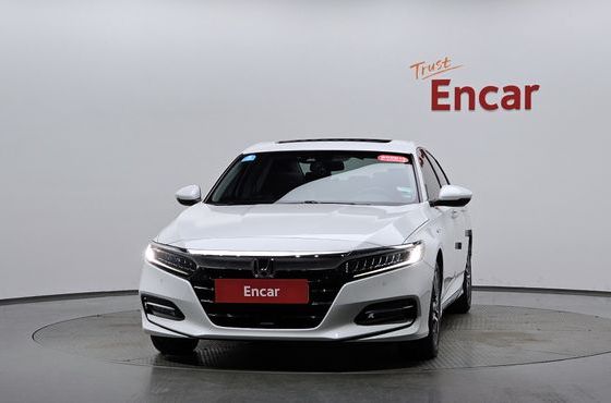 Honda Accord 2.0 Hybrid Touring — пробег 60 415 км — фото 3 из 5