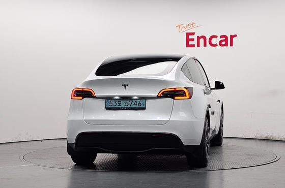 Tesla Model Y RWD — пробег 40 463 км — фото 4 из 5
