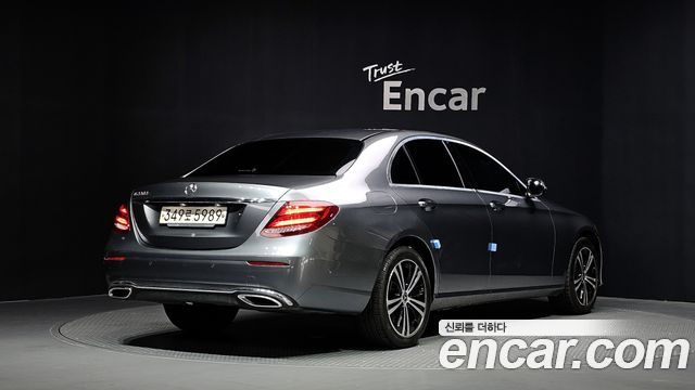 Mercedes-Benz E-Class E220d Avantgarde — пробег 45 678 км — фото 2 из 5