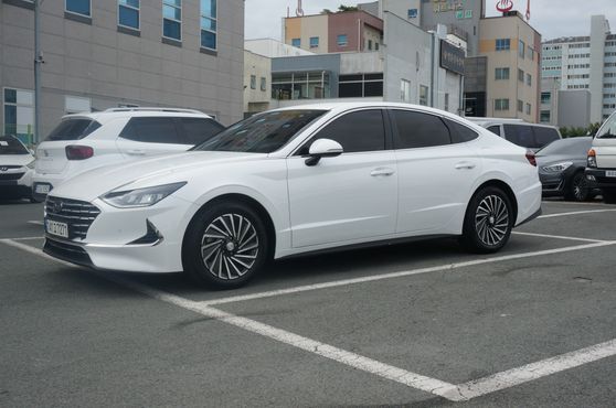 Hyundai Sonata Premium Plus — пробег 106 983 км — фото 2 из 5