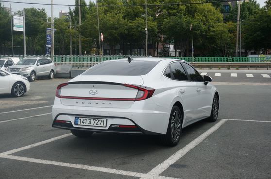Hyundai Sonata Premium Plus — пробег 106 983 км — фото 4 из 5