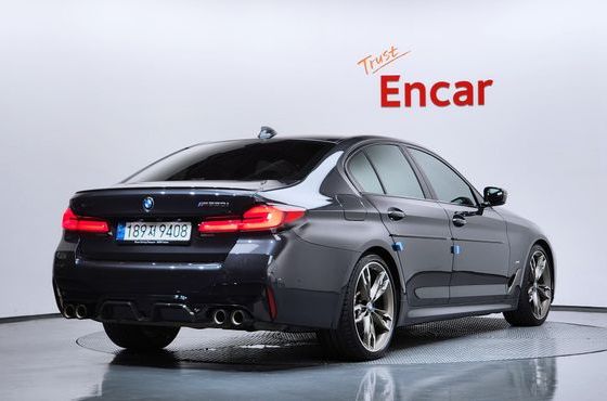 BMW 5-Series M550i xDrive — пробег 32 688 км — фото 2 из 5
