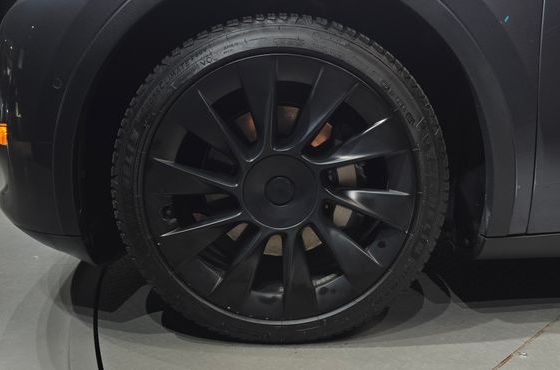 Tesla Model Y Long Range AWD — пробег 82 699 км — фото 5 из 5