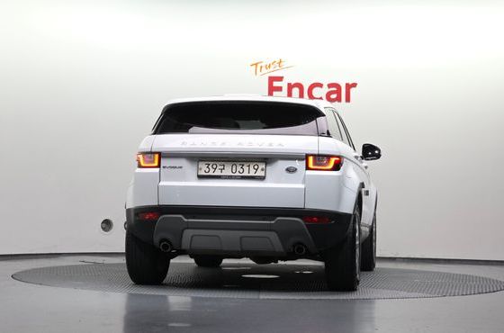 Land Rover Range Rover Evoque 2.0 TD4 SE — пробег 92 888 км — фото 4 из 5