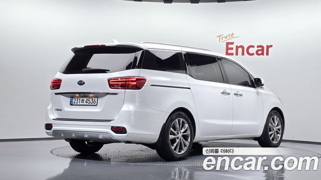 Kia Carnival из Кореи Encar