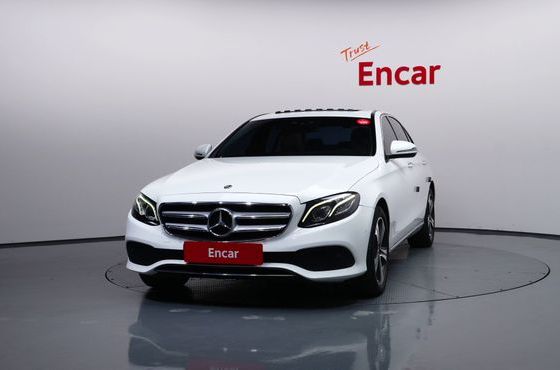 Mercedes-Benz E-Class E220d 4MATIC Avantgarde — пробег 107 536 км — фото 3 из 5