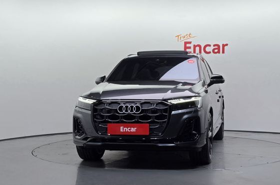 Audi Q7 55 TFSI Quattro Premium — пробег 9 427 км — фото 3 из 5