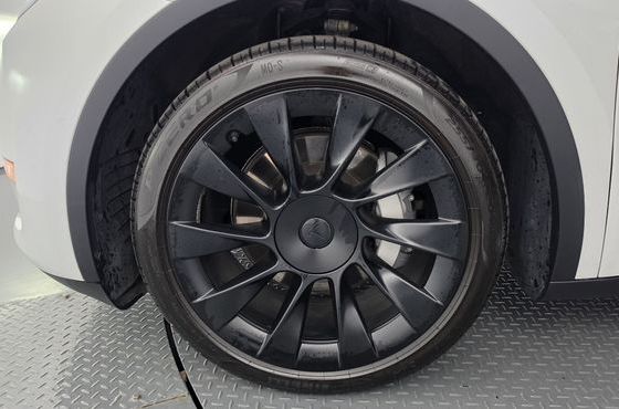 Tesla Model Y Long Range AWD — пробег 118 531 км — фото 5 из 5