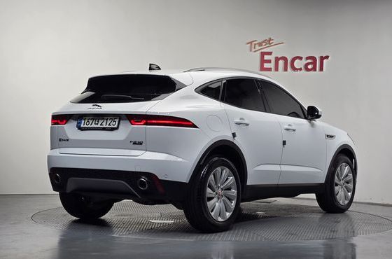 Jaguar E-PACE P250 SE — пробег 27 659 км — фото 2 из 5