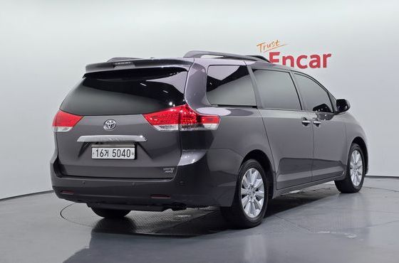 Toyota Sienna 3.5 AWD — пробег 76 403 км — фото 2 из 5