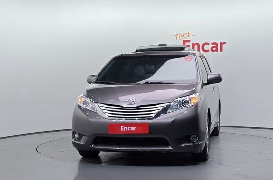 Toyota Sienna 3.5 AWD — пробег 76 403 км — фото 3 из 5