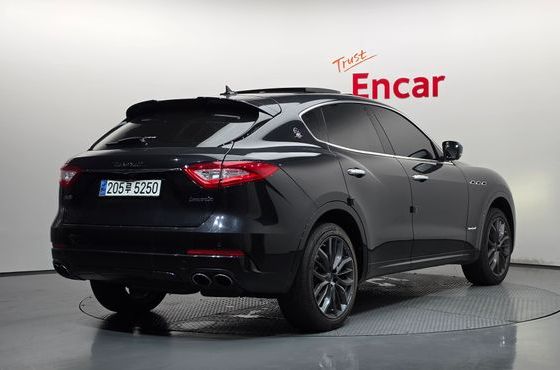 Maserati Levante 3.0 AWD GranSport — пробег 75 717 км — фото 2 из 5