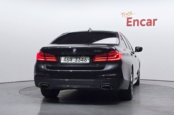 BMW 5-Series 530i M Sport Package Plus — пробег 71 229 км — фото 4 из 5
