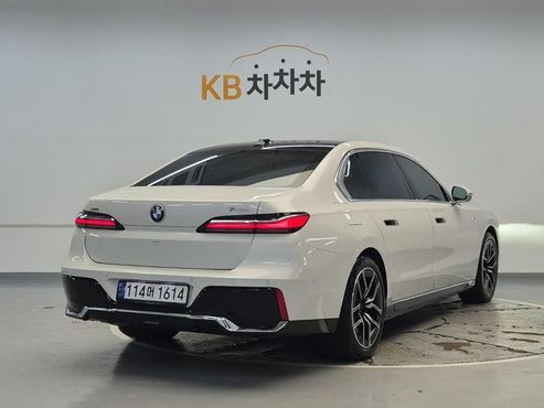 BMW 7-Series 740i xDrive M Sport — пробег 30 494 км — фото 3 из 5