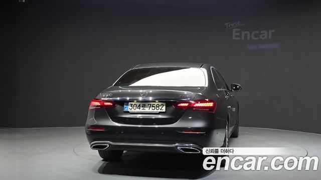 Mercedes-Benz E-Class E350 4MATIC Avantgarde — пробег 106 911 км — фото 4 из 5