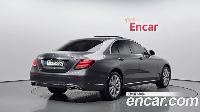 Mercedes-Benz E-Class из Кореи Encar
