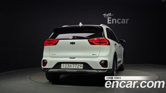 Kia Niro 1.6 HEV Noblesse Special — пробег 77 781 км — фото 4 из 5