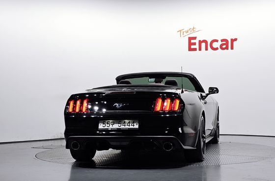 Ford Mustang Convertible — пробег 100 481 км — фото 4 из 5