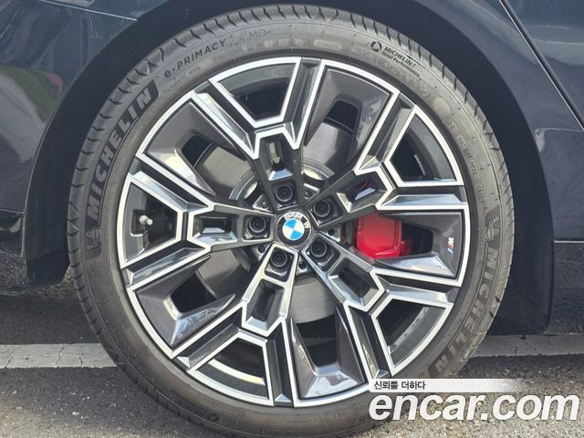 BMW i5 xDrive 40 M Sport Pro — пробег 3 700 км — фото 5 из 5