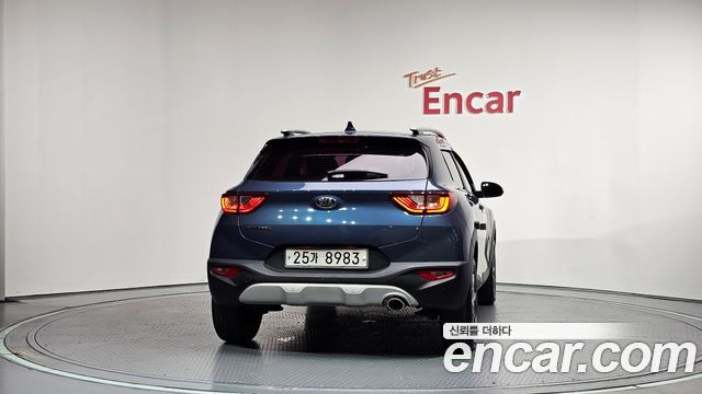 Kia Stonic из Кореи Encar