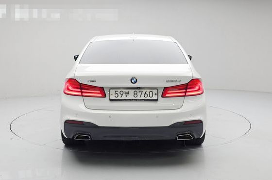 BMW 5-Series 520d xDrive M Sport Package Plus — пробег 73 793 км — фото 4 из 5