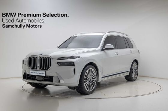 BMW X7 xDrive 40i Design Pure Excellence 7-Seater — пробег 4 550 км — фото 1 из 5