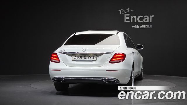 Mercedes-Benz E-Class из Кореи Encar