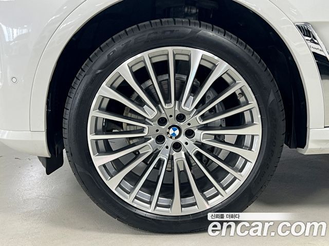 BMW X7 xDrive 40i Design Pure Excellence 6-Seater — пробег 7 446 км — фото 5 из 5