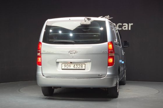 Hyundai Starex 5-Seater VAN CVX Deluxe — пробег 126 608 км — фото 4 из 5