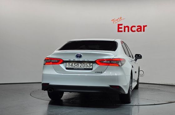 Toyota Camry 2.5 XLE Hybrid — пробег 14 119 км — фото 4 из 5