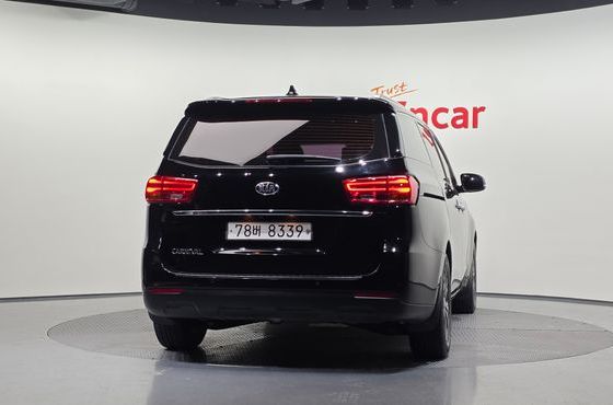 Kia Carnival 11-Seater Prestige — пробег 96 251 км — фото 4 из 5