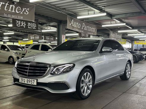Mercedes-Benz E-Class E300 Exclusive — пробег 12 500 км — фото 1 из 5