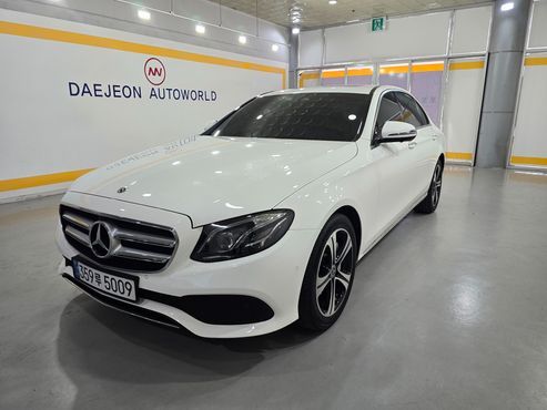 Mercedes-Benz E-Class E300 4MATIC Avnatgarde — пробег 86 480 км — фото 1 из 5