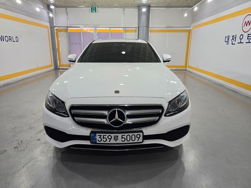 Mercedes-Benz E-Class E300 4MATIC Avnatgarde — пробег 86 480 км — фото 2 из 5