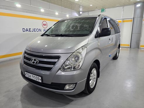 Hyundai Starex 12-Seater Wagon Smart — пробег 45 348 км — фото 1 из 5