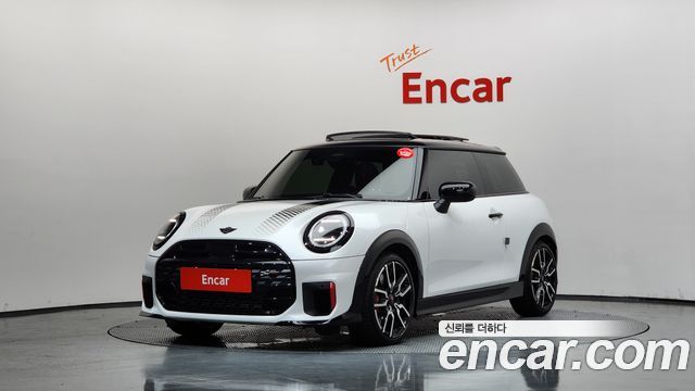 Mini Cooper JCW — пробег 5 695 км — фото 1 из 5