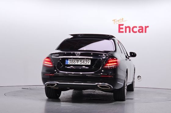 Mercedes-Benz E-Class E400 4MATIC Exclusive — пробег 112 449 км — фото 4 из 5