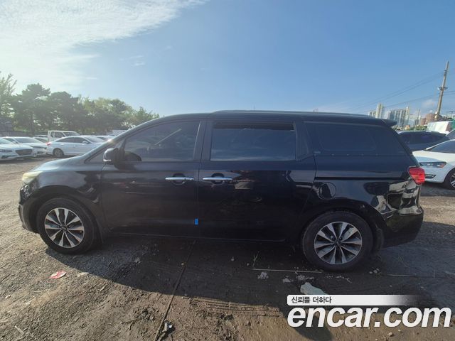 Kia Carnival 9-seater Luxury — пробег 292 414 км — фото 4 из 5