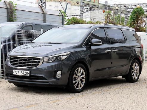 Kia Carnival 11-seater Luxury — пробег 121 394 км — фото 2 из 5