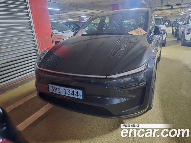 Tesla Model Y RWD — пробег 3 км — фото 1 из 5