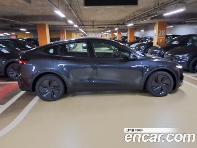 Tesla Model Y RWD — пробег 3 км — фото 2 из 5