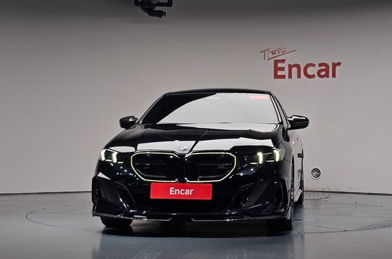 BMW i5 M60 xDrive — пробег 17 918 км — фото 3 из 5