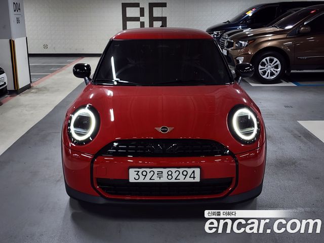 Mini Cooper Essential — пробег 6 878 км — фото 3 из 5