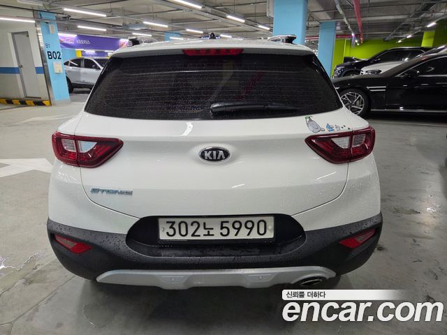 Kia Stonic из Кореи Encar